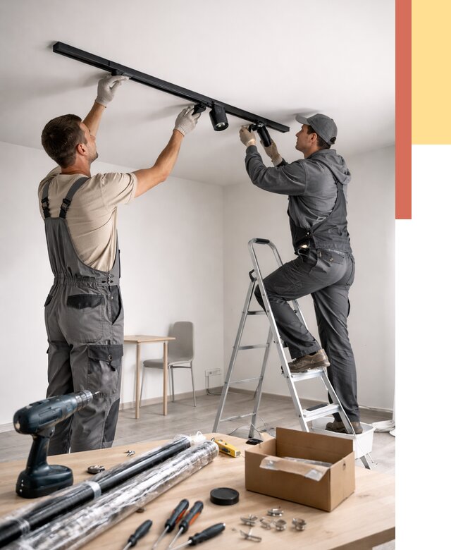 Установка трековых светильников в натяжной потолок в Балашихе от 4306 руб. | ОТДЕЛОЧНИК-Блш